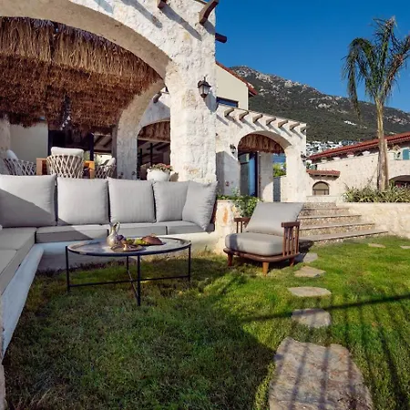 A Lyric Retreat Of Romance, Erato Vila
