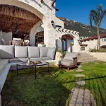 A Lyric Retreat Of Romance, Erato Villa